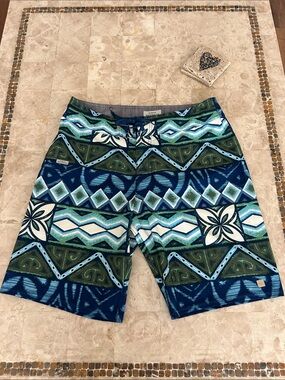 Quicksilver Blue Floral Board Shorts Mens Size 32 Beach Swim Surf